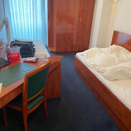 Hotel Merkenich Keulen Buitenkant foto