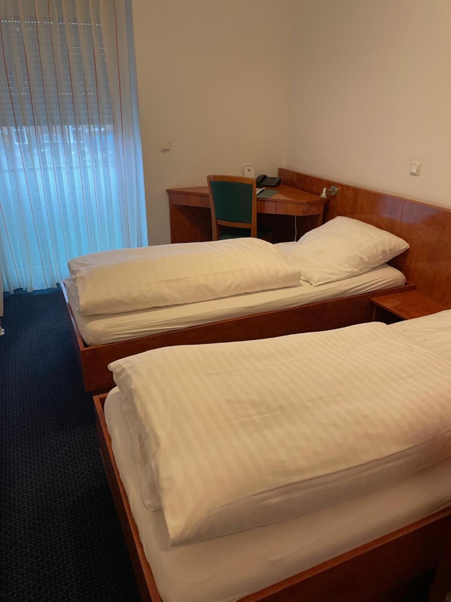 Hotel Merkenich Keulen Buitenkant foto